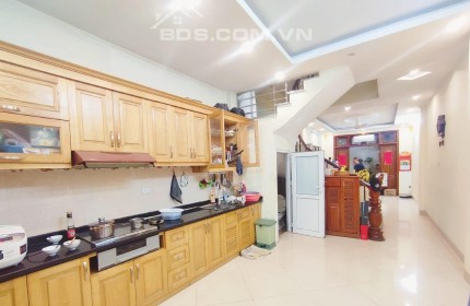 CHỈ HƠN 5 TỶ - 53M2 – 10M RA NGÕ Ô TÔ – NHÀ DÂN XÂY 3 MẶT THOÁNG – SÁT NGÃ TƯ SỞ